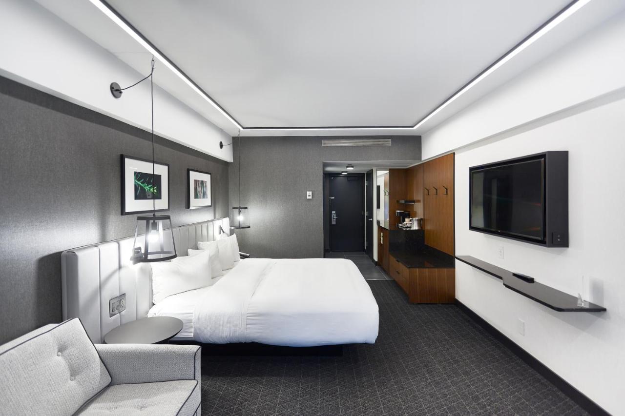 Hotel Bonaventure Монреал Екстериор снимка