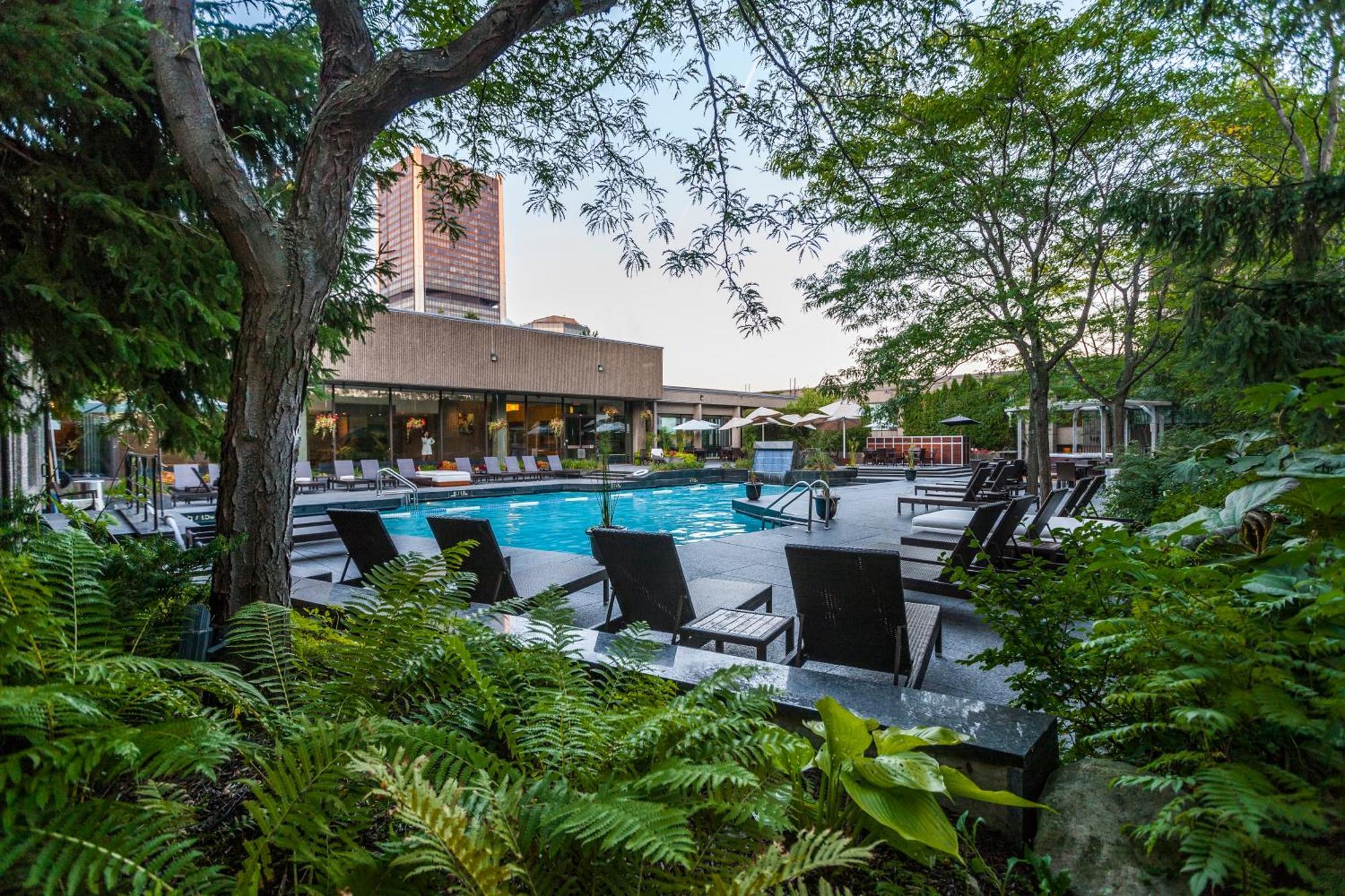 Hotel Bonaventure Монреал Екстериор снимка
