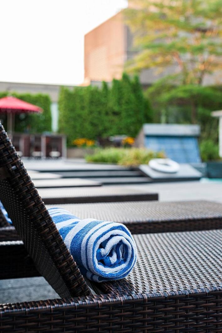 Hotel Bonaventure Монреал Екстериор снимка