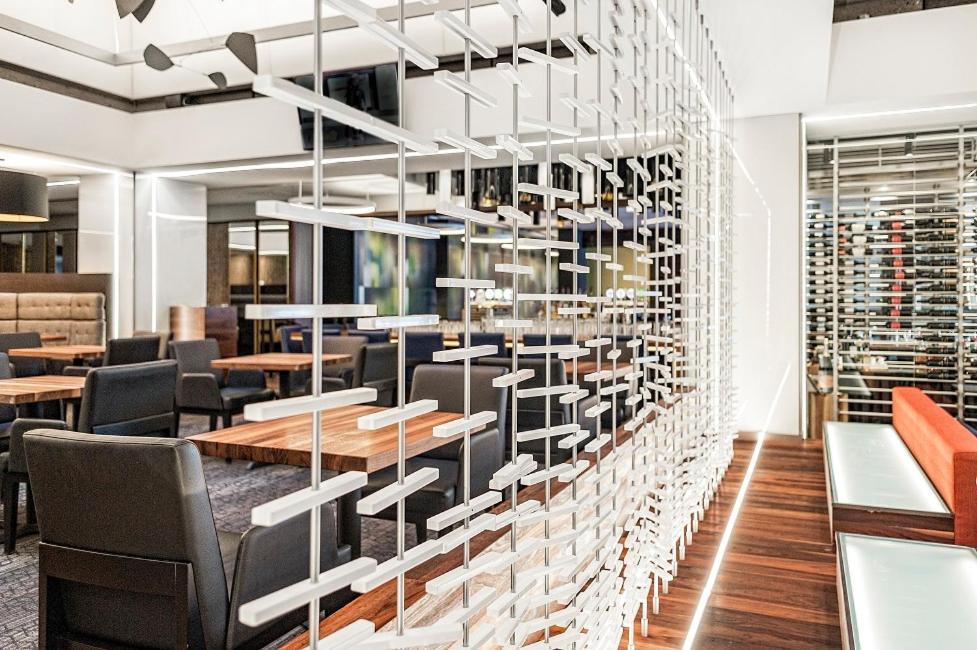 Hotel Bonaventure Монреал Екстериор снимка