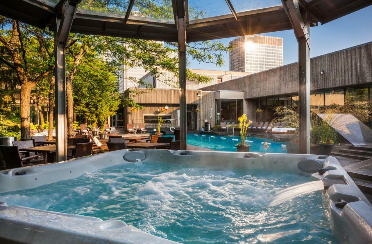 Hotel Bonaventure Монреал Екстериор снимка
